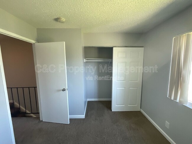 Building Photo - 292 Grecia Ct