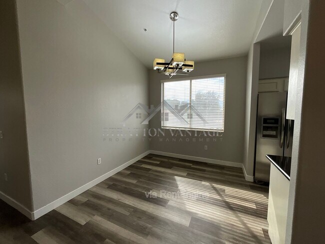 Building Photo - 1445 E Broadway Rd