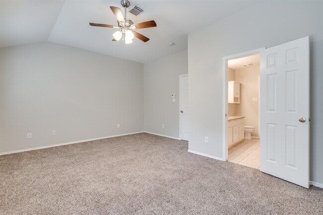 Building Photo - 6 Yarrow Ct