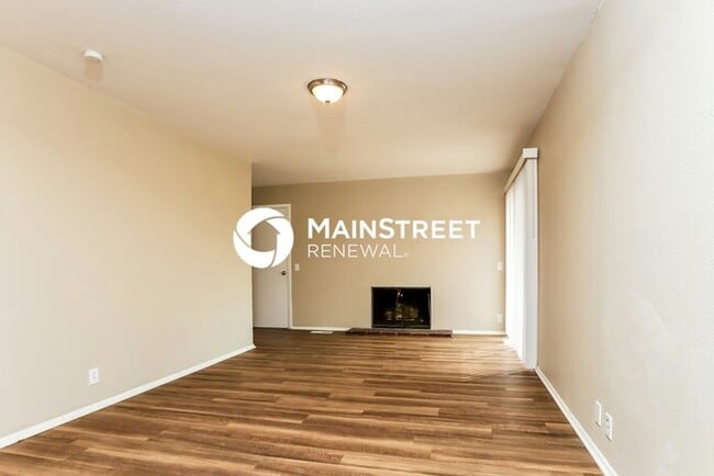 Building Photo - 4 Bedroom Pet-Friendly Home in Florissant,...