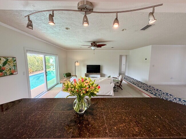 Building Photo - Gorgeous Pool Home in Satellite Beach!!