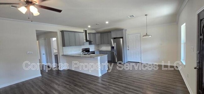 Building Photo - 2808 S 8th St