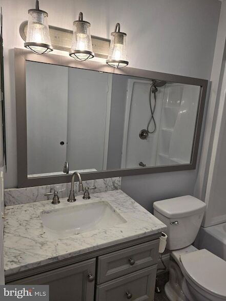 Building Photo - 9 Sheffield Dr