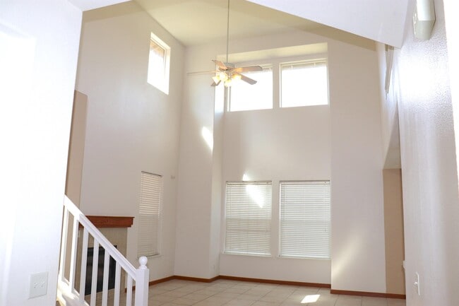 Building Photo - 2346 E Early Ave