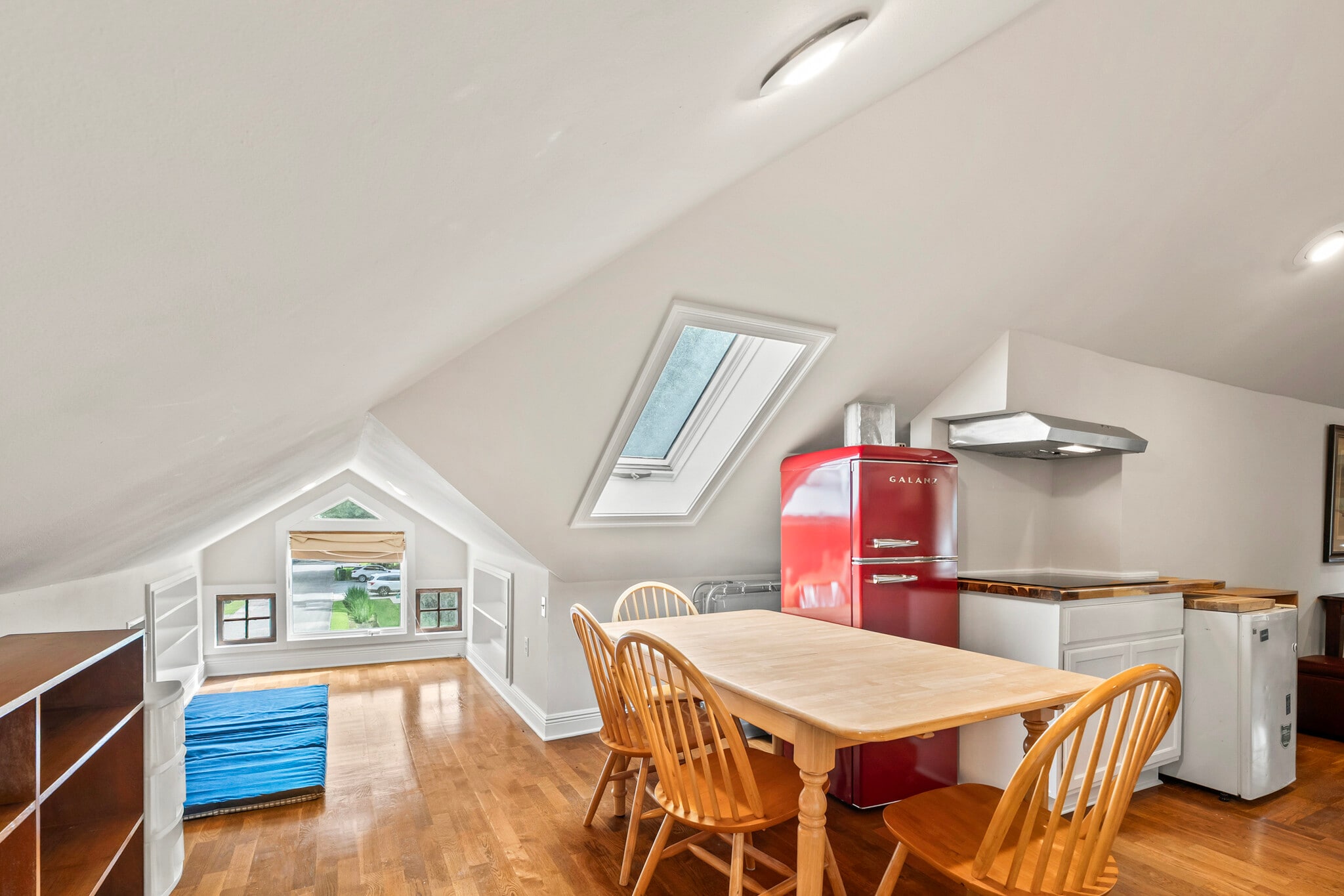 Cozy low ceiling space with window views - 305 E 14th Ave