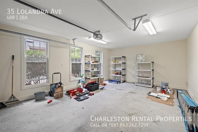 Building Photo - 35 Lolandra Ave