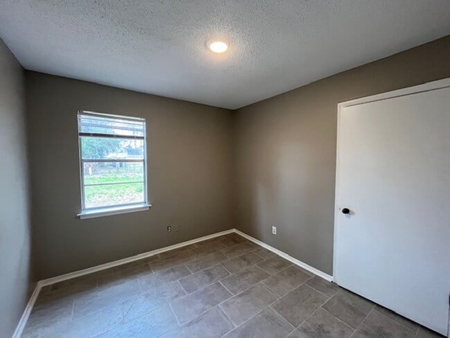 Building Photo - Renovated 3 Bedroom 1 Bath Home for Rent!