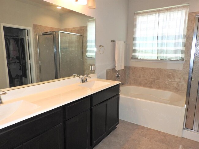 Building Photo - 2705 Osprey Ln