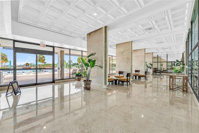 Building Photo - 300 Bayview Dr