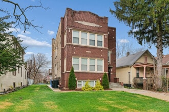 Building Photo - 10226 S Charles St