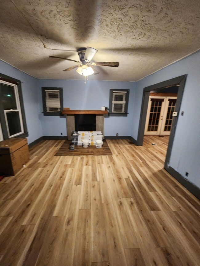 Building Photo - 717 Fourth St NE