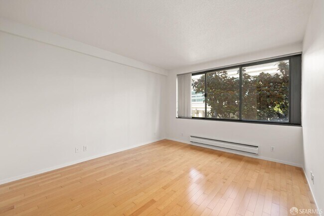 Building Photo - 300 3rd St