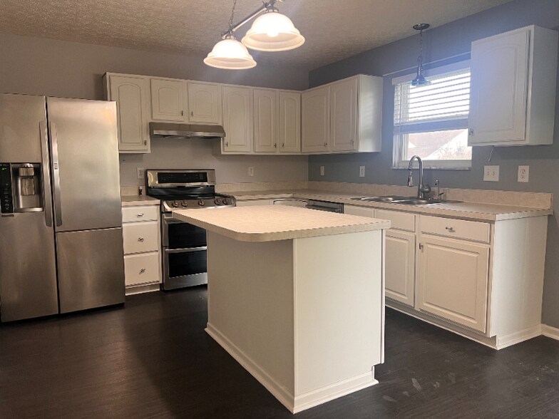 Building Photo - 712 Cape Henry Dr