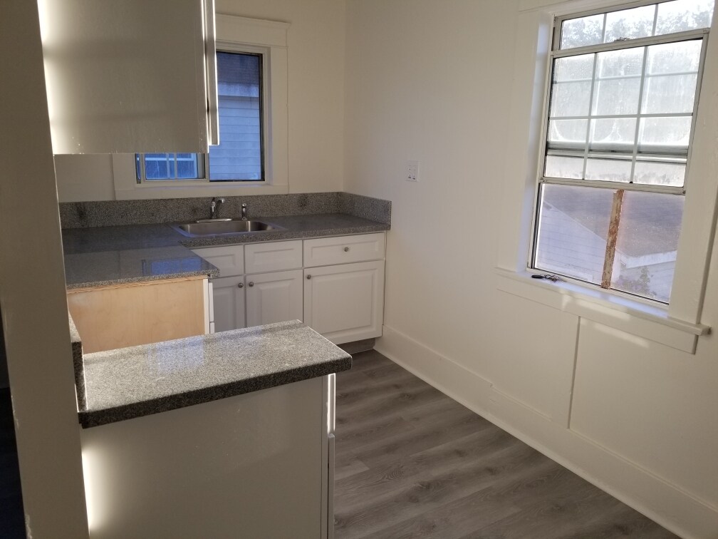 Building Photo - 1116 Magnolia Ave