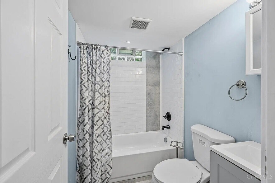 Building Photo - 5417 Cannas Dr