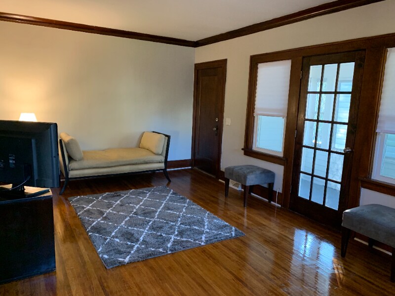 Building Photo - 364 Inglewood Dr