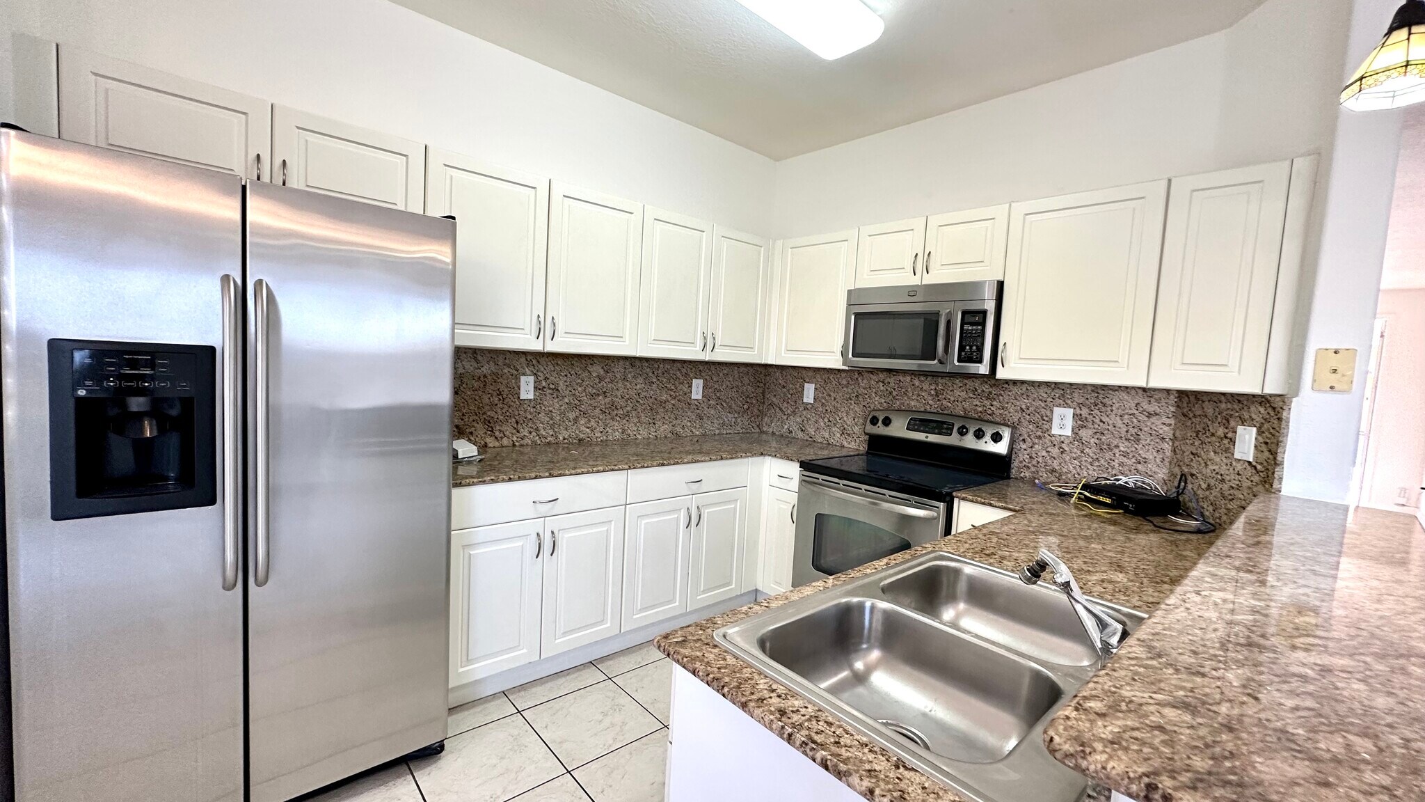 Building Photo - 10911 NW 79th St