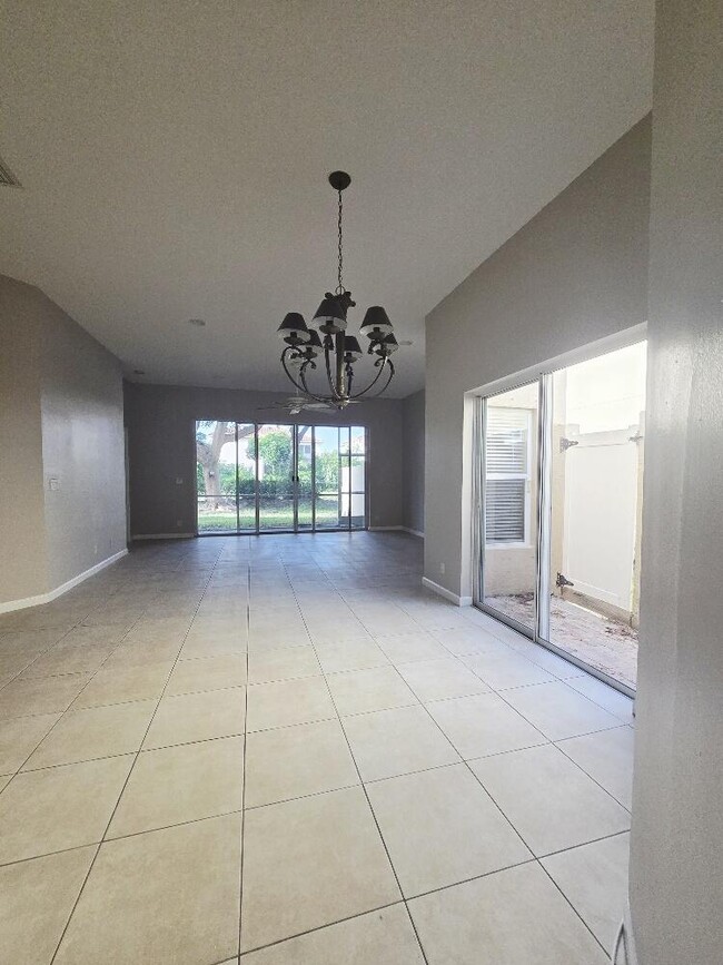 Building Photo - 152 Canterbury Pl