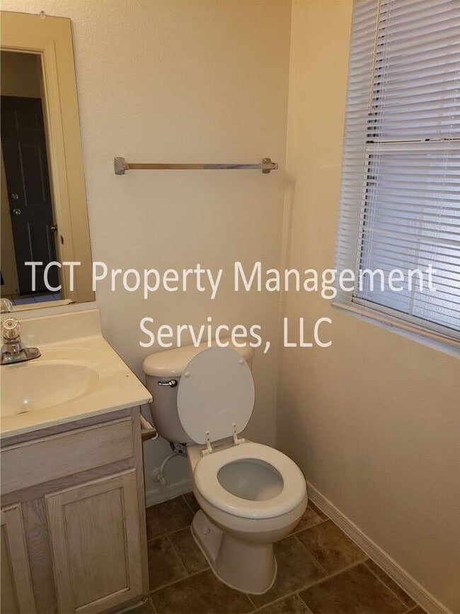 Building Photo - Cozy Two Bedroom Condo in Chandler!