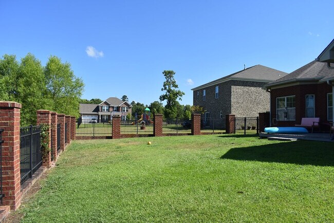Building Photo - 2190 Harborview Dr