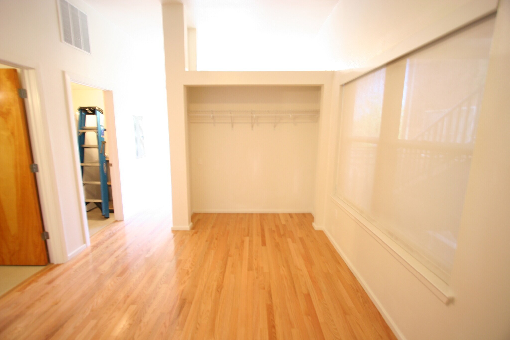 Building Photo - 400 Copper Ave NE