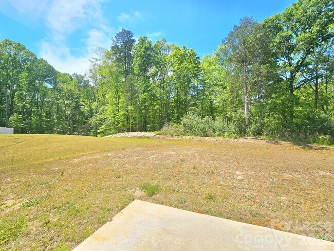 Building Photo - 3854 Rosewood Dr