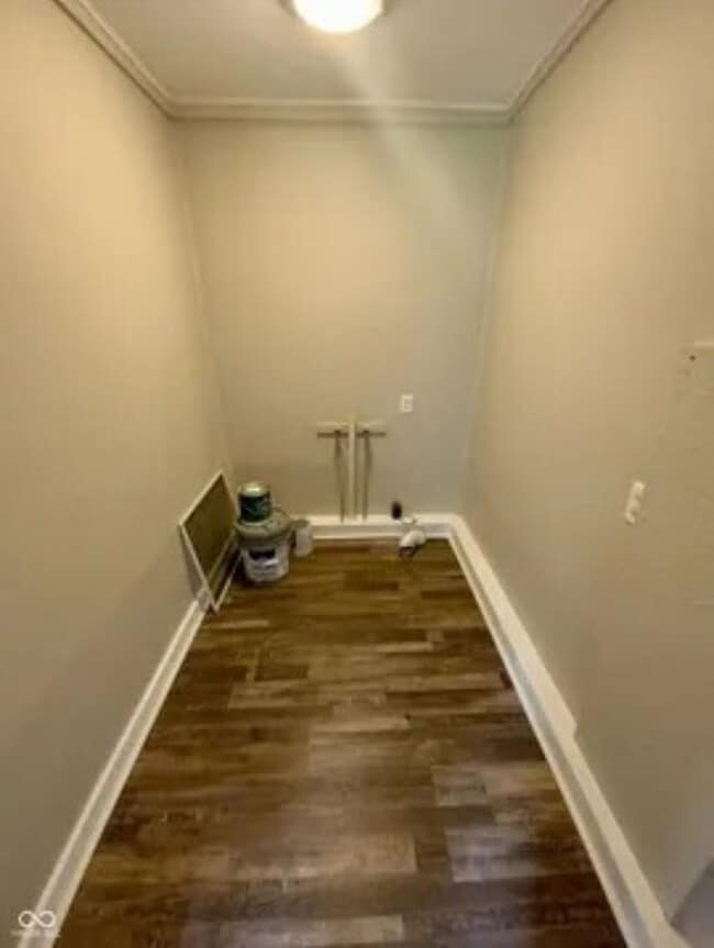 Building Photo - One Level, 3 bedroom