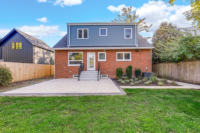 Building Photo - 351 Jefferson Ave