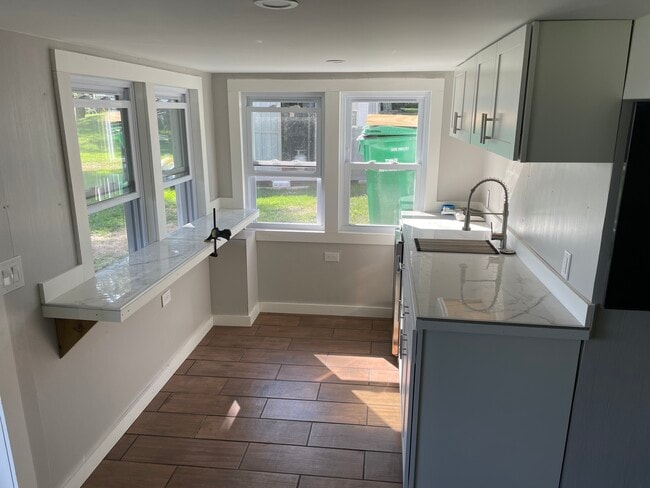 Building Photo - 46 Flintstone Rd