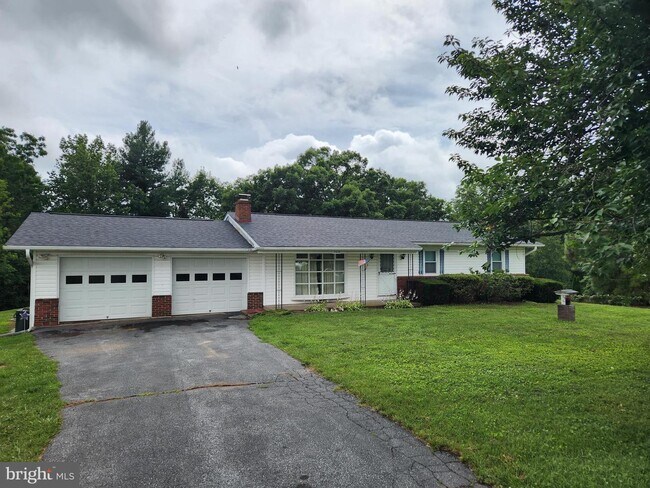 Building Photo - 12426 Legore Rd