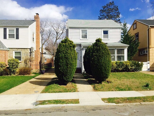 Primary Photo - 75-09 177th St