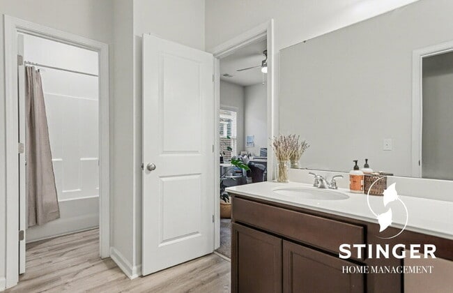 Building Photo - 198 Great Bend Dr