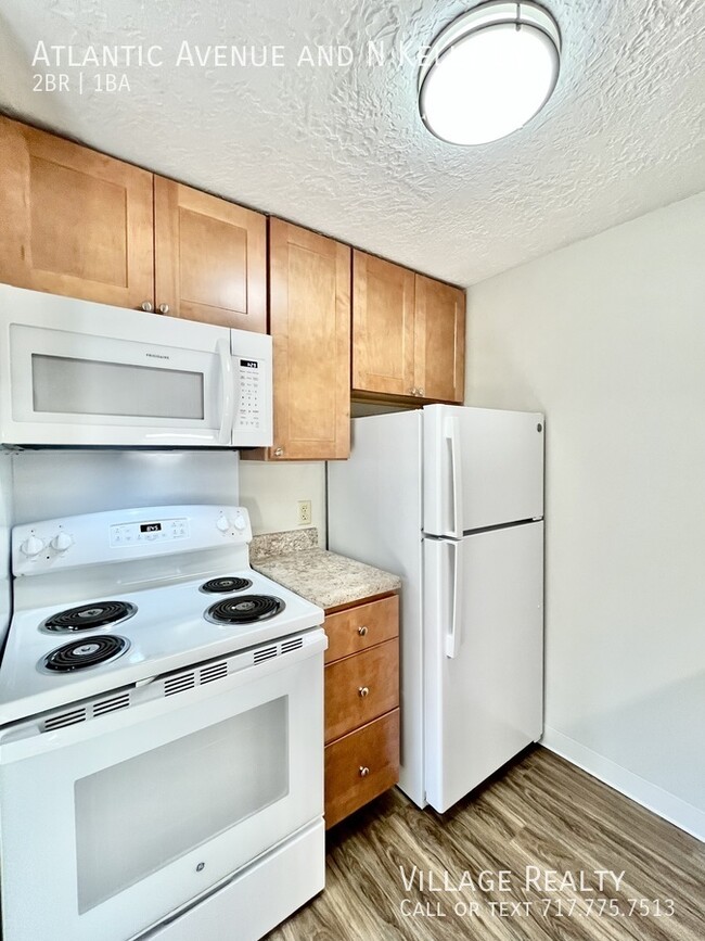 Building Photo - Newly-remodeled! Affordable 2-bed in Red L...