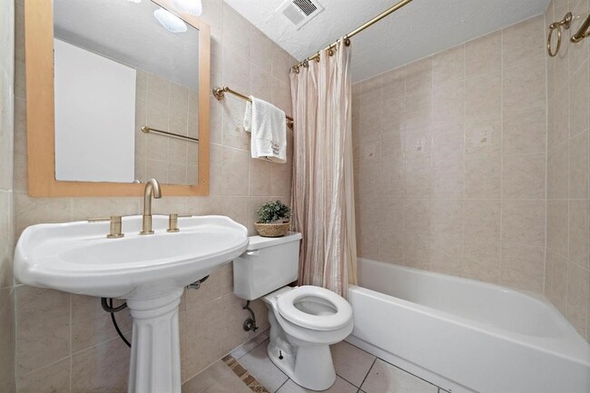Building Photo - 3224 Timmons Ln