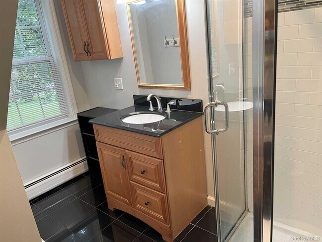 Building Photo - 8 James St