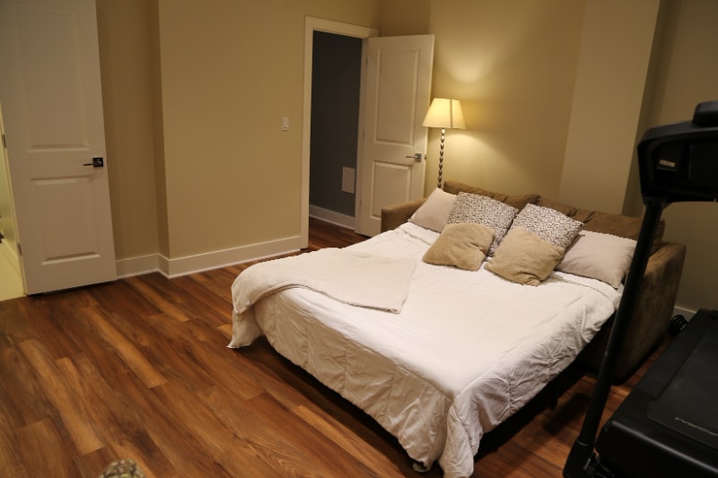 Building Photo - 811-818 8th St NE