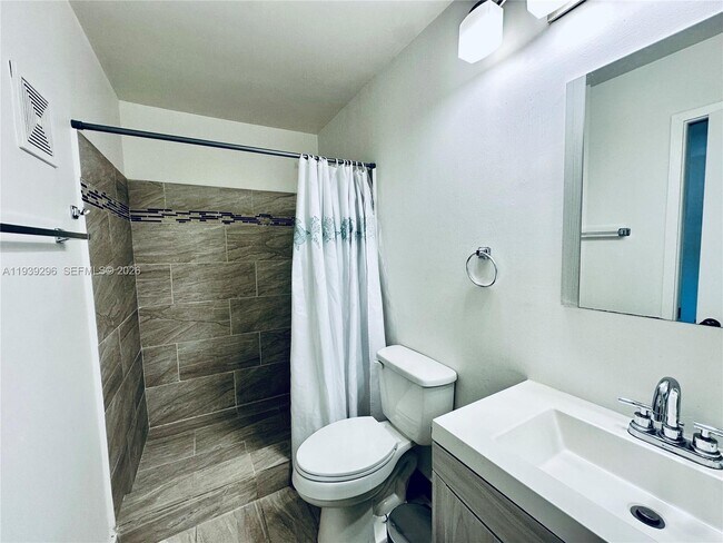 Building Photo - 9703 Hammocks Blvd