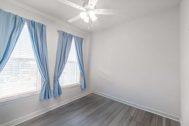 Building Photo - Stunning 3-Bedroom Townhouse in the Heart of South End!