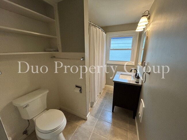 Building Photo - Charming West Eugene Home with Large Yard