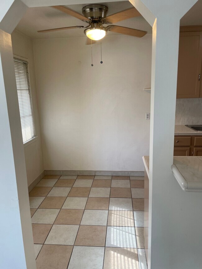 Breakfast Nook - 1526 S Atlantic Blvd