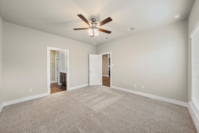 Building Photo - Modern Comfort Meets Style in Hartrick Ranch