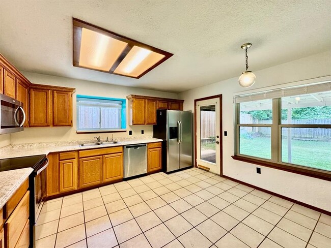 Building Photo - 11628 Lorene Ave