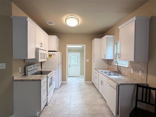 Building Photo - 236 Piney Ridge Dr