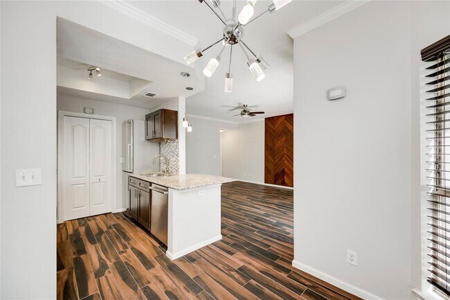 Building Photo - 6000 Shepherd Mountain Cove