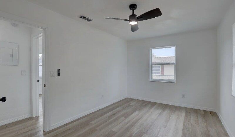 Building Photo - 417 Hollyhock Ln