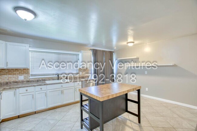 Building Photo - 4104 W 4865 S