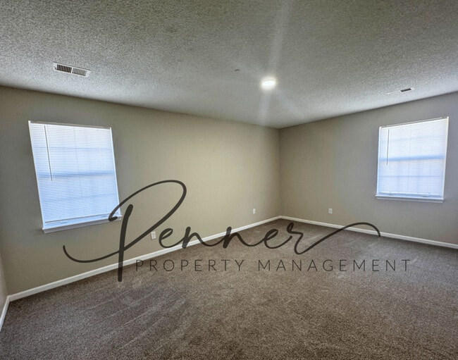 Building Photo - 401 NE Austin St