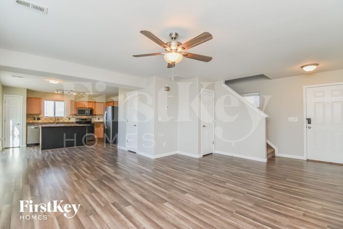 Building Photo - 3860 Swainson Dr