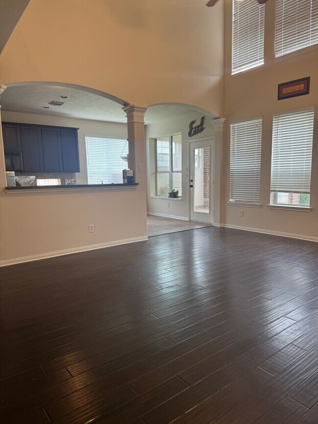 Building Photo - 7519 Chathan Glen Ln