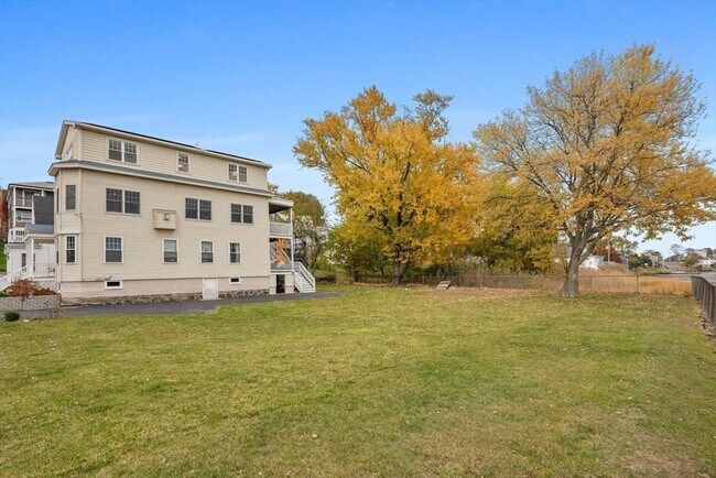 Building Photo - 42 Orchard St